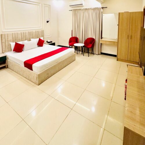 Double Deluxe Room (Gulshan Branch)