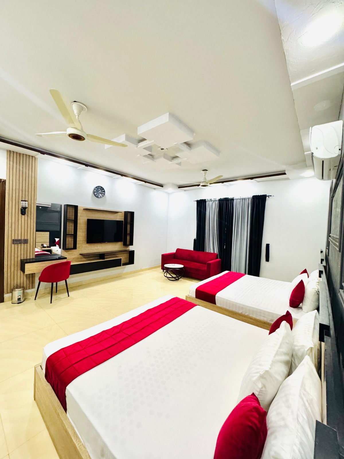 Holiday One - Hotels & Suites<br/> offers 15% special discount for early bookings, companies and corporate clients. 