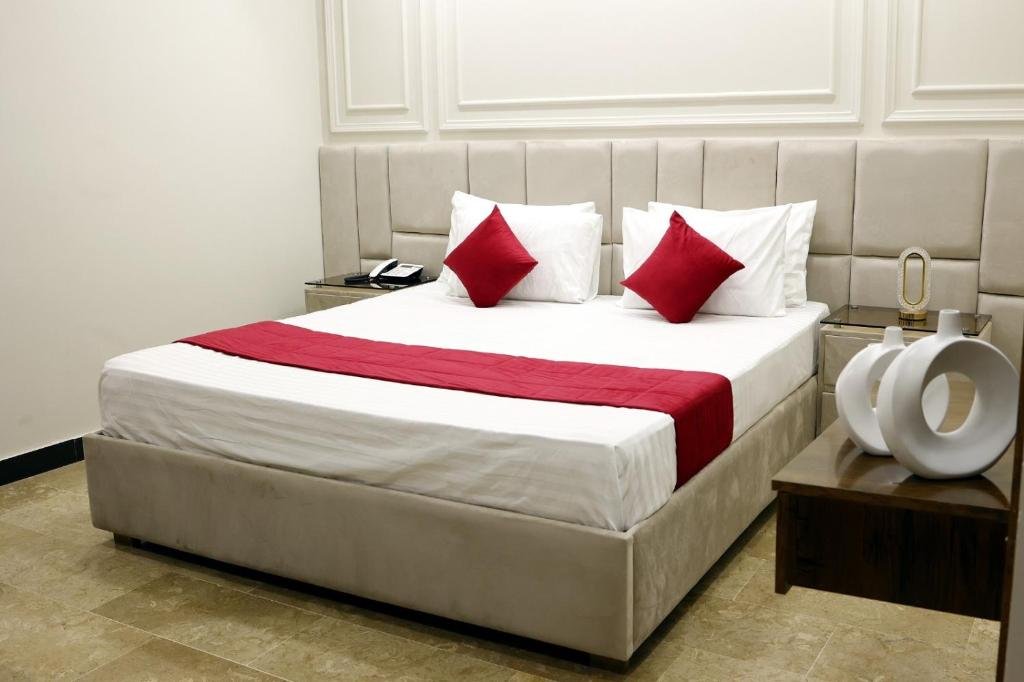 Deluxe Room (Expo Center )