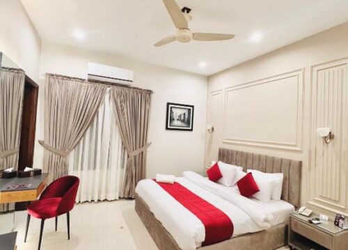 Standard King Room (DHA Branch)