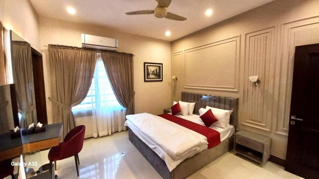 Deluxe Suite (Expo Center )
