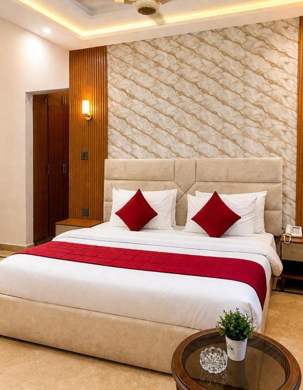 Deluxe Room (Gulshan 3 Branch)
